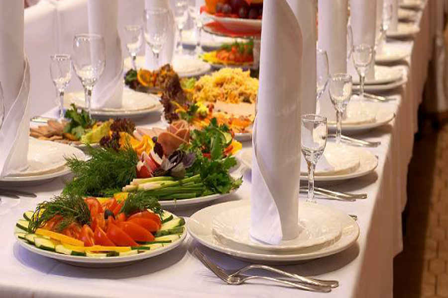 Einladung für eine Person als VIP-Gast zum Essen am Eröffnungsfest der neuen LA-Anlage