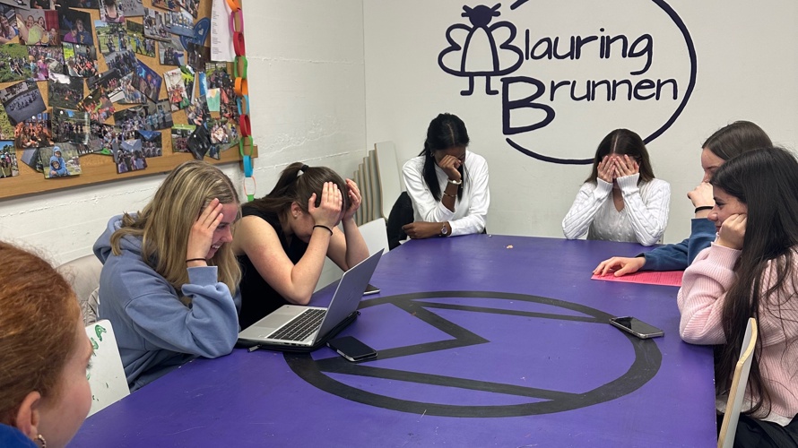 Ein neuer Tisch für unseren Blauringraum!