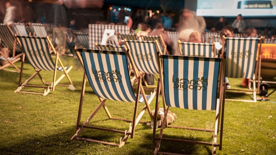 Leinwand fürs Marzili-Movie