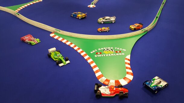  Ein neuer ETS Teppich für die ART Racing Team Modellauto-Rennbahn! 