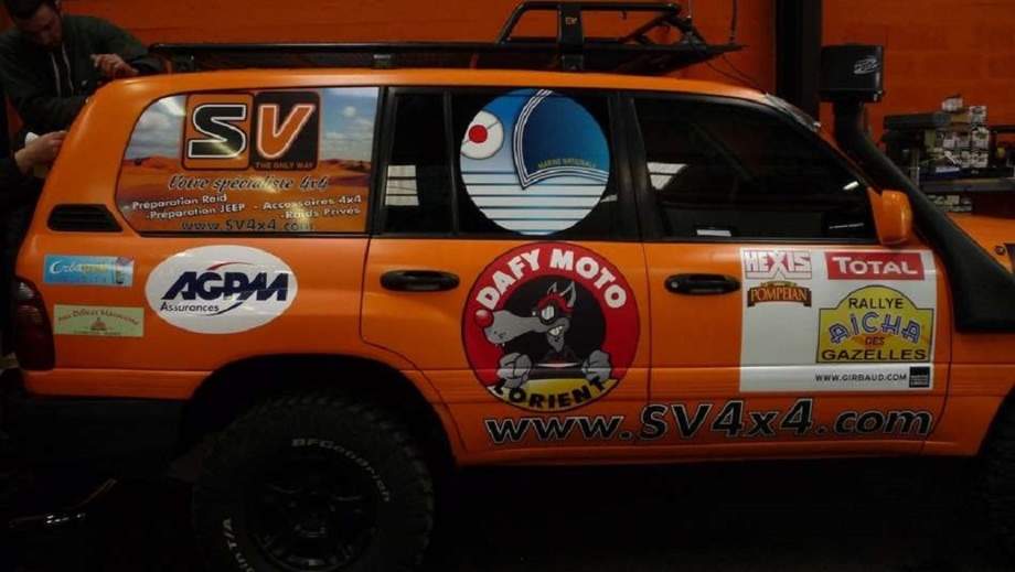 votre logo taille 2 sur nos voitures