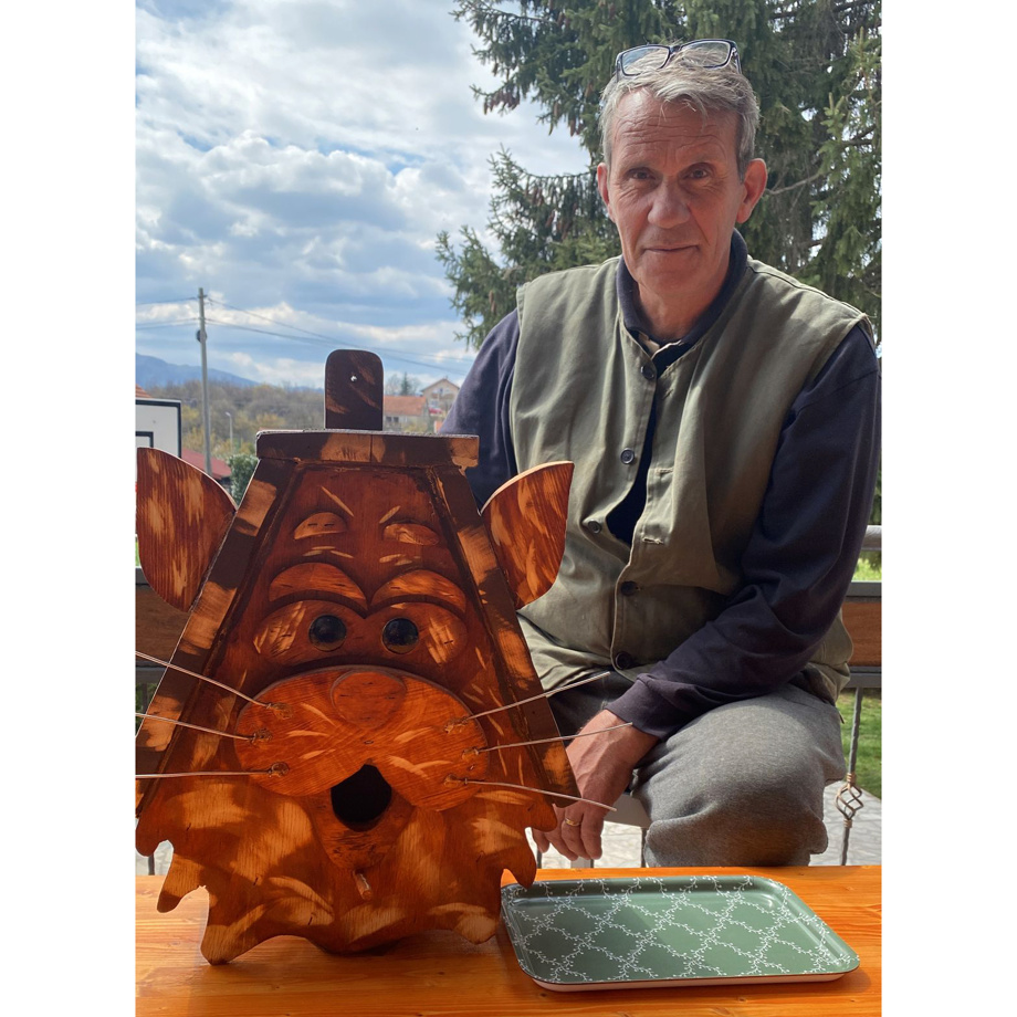 Kunstvolles Vogelhaus