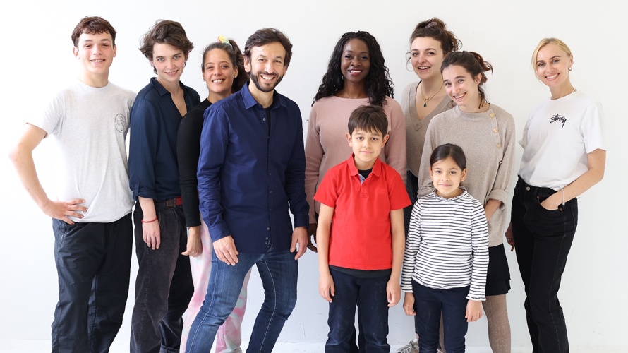 Offrir une Comédie Musicale et du Rêve aux Enfants et aux Aînés