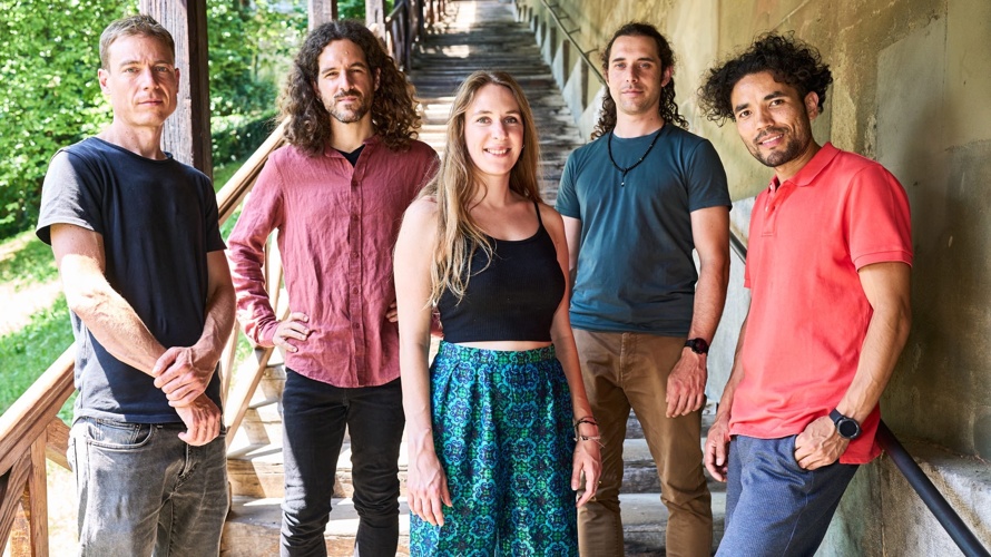 All The Way / Buch & CD