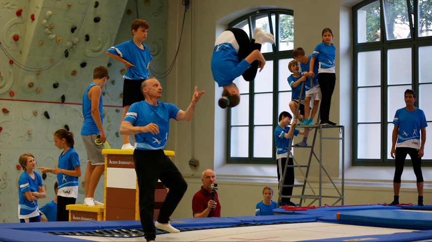 Ein Trampolin für die Kids des TV Aussersihl Zürich