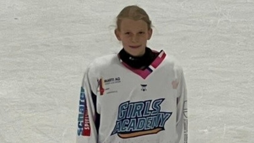 Enya reist ans PEE-WEE Turnier nach Kanada