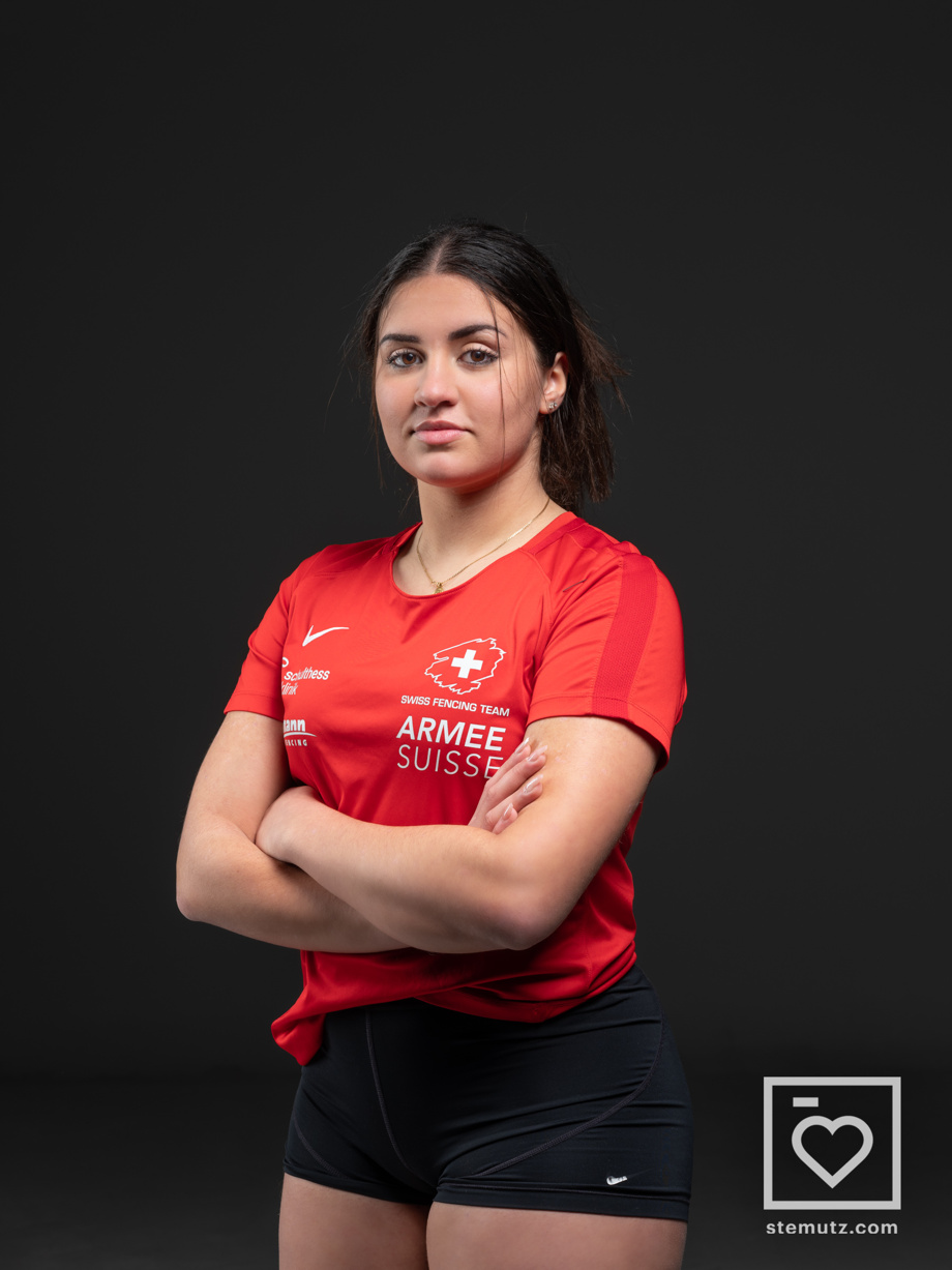 Signierte Karte in Fechtausrüstung