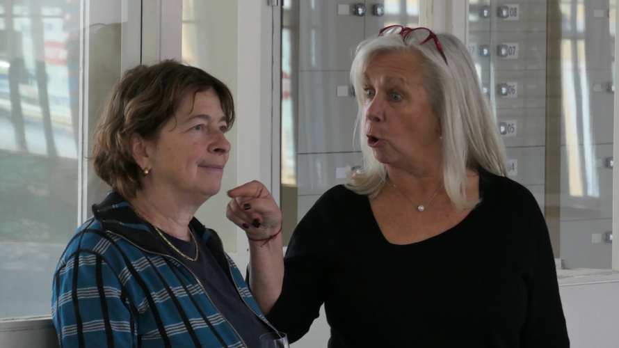 Anton und Amila auf dem Mond