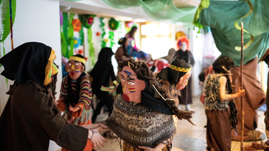 Eine kleine Schule in den Bergen braucht Eure Hilfe