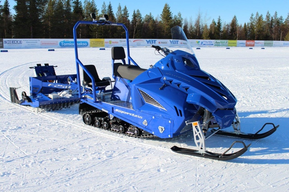 Sponsorenkleber auf dem Fahrzeug plus Überraschungspaket