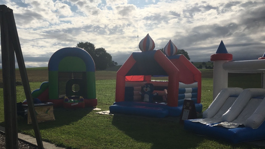 Kinderunterhaltung Hüpfburgen Rollenbahn