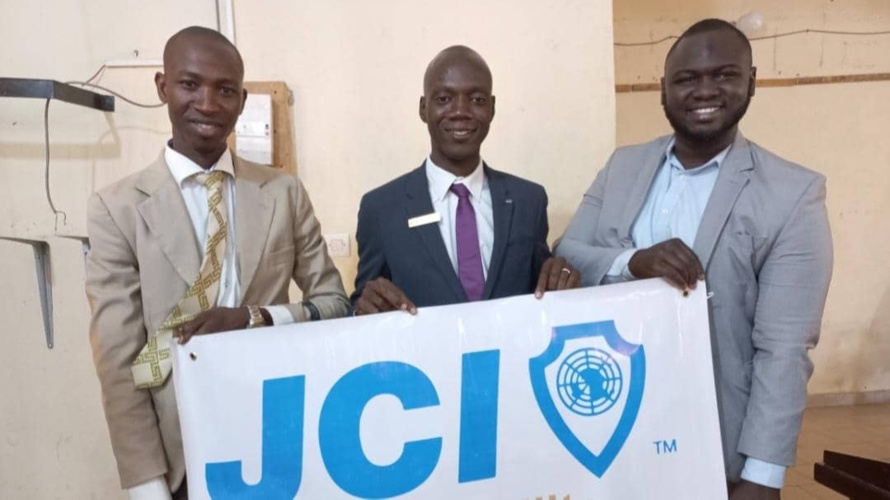 Der Lehrer Souleymane Guindo aus Mali lernt die Schweiz kennen