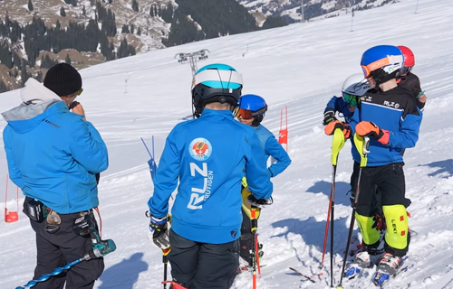 Trainingsmaterial (Stangen/Funk und Zeitmessung)