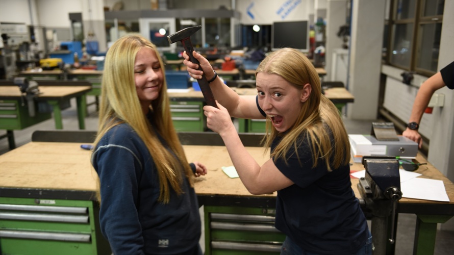 Küttiger Rüebli aus Metall. Ein Kunstprojekt von Lernenden