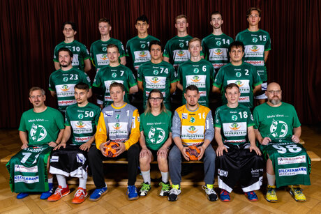 wir spielen in den neuen Shirts