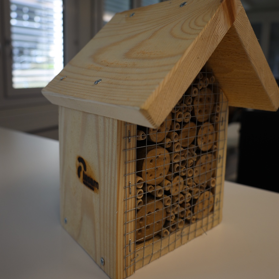 Insektenhotel: selbstgemacht von unserem Gartenbau-Team in Herisau