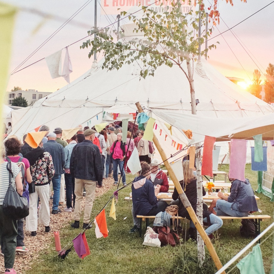 1 Gutschein für 2 Personen für eine beliebige Vorstellung ohne Anstehen und mit freier Platzwahl