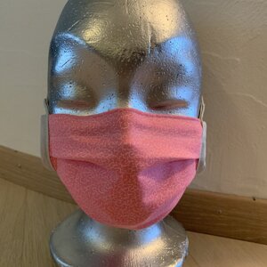 Eine Mund-Gesicht-Maske von einem Künstler