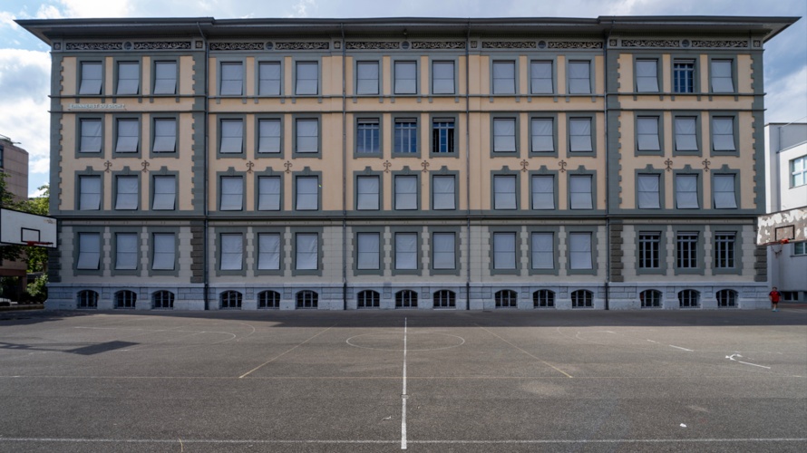 Basqu'art - rénovation artistique d'un terrain de basketball