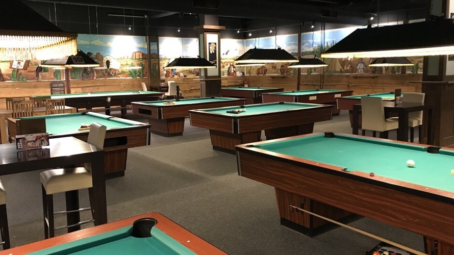 Lasst die Kugeln im Billardsaloon weiterrollen