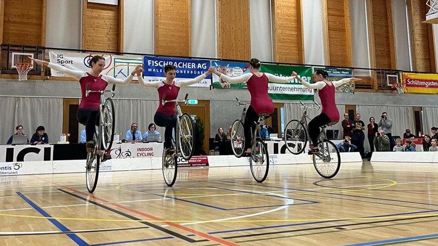 Neue Vereinskleidung für Kunstrad Baar