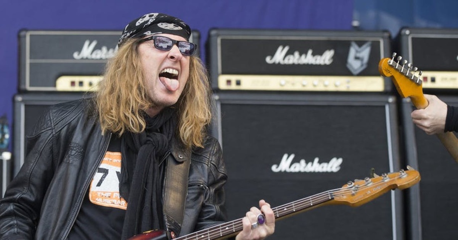 Unterschriebene E-Gitarre von KROKUS