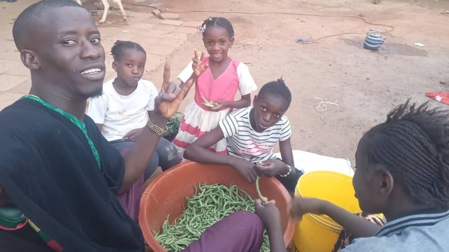 Der Lehrer Souleymane Guindo aus Mali lernt die Schweiz kennen