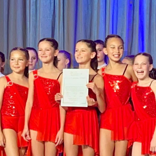 Personalisiertes signiertes Foto mit dem Gewinner des Dance Zug Cups