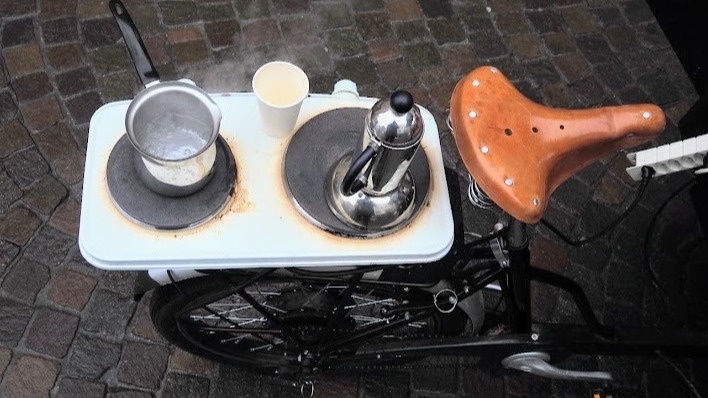 Un triporteur pour s’intégrer, apprendre et offrir