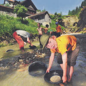 Goldwaschen im Fuchslochbach mit Führung durch die Drechslerei für 10 Personen