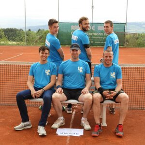 1 Tennis Training mit einer Interclubmannschaft