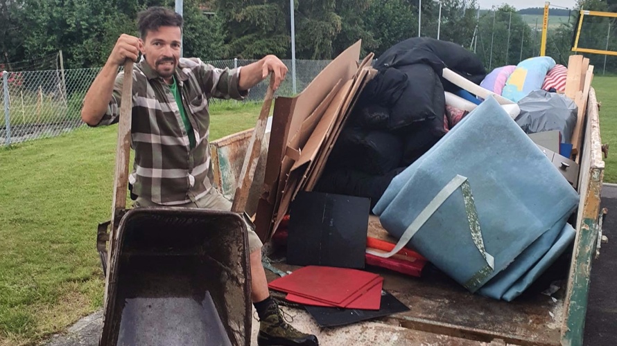 Wiederaufbau Bandlokal me & the operators