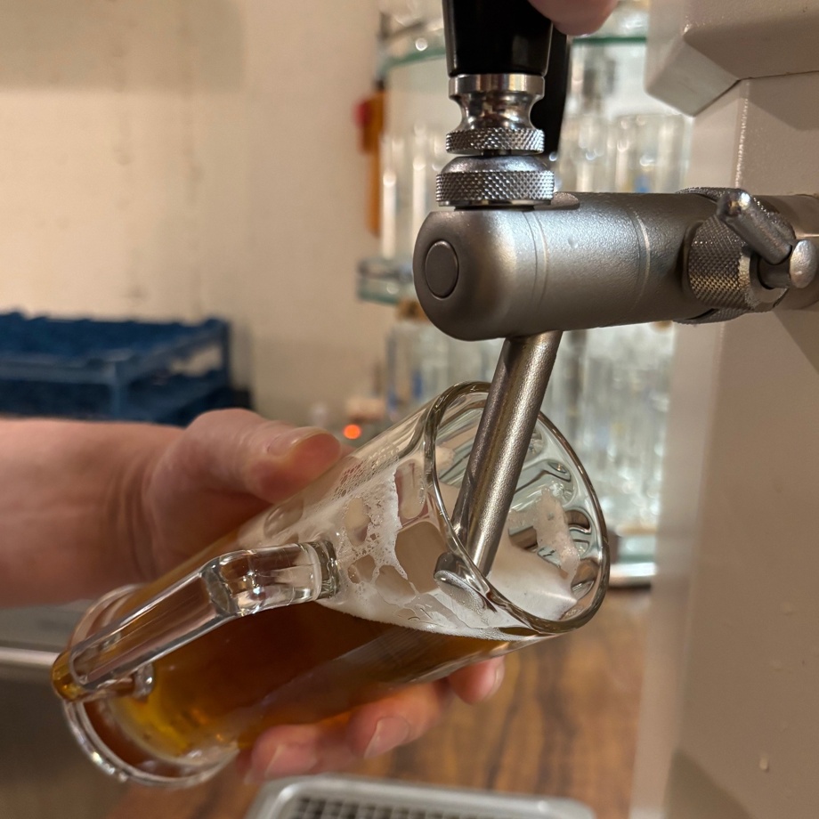 Frisch gezapftes Bier