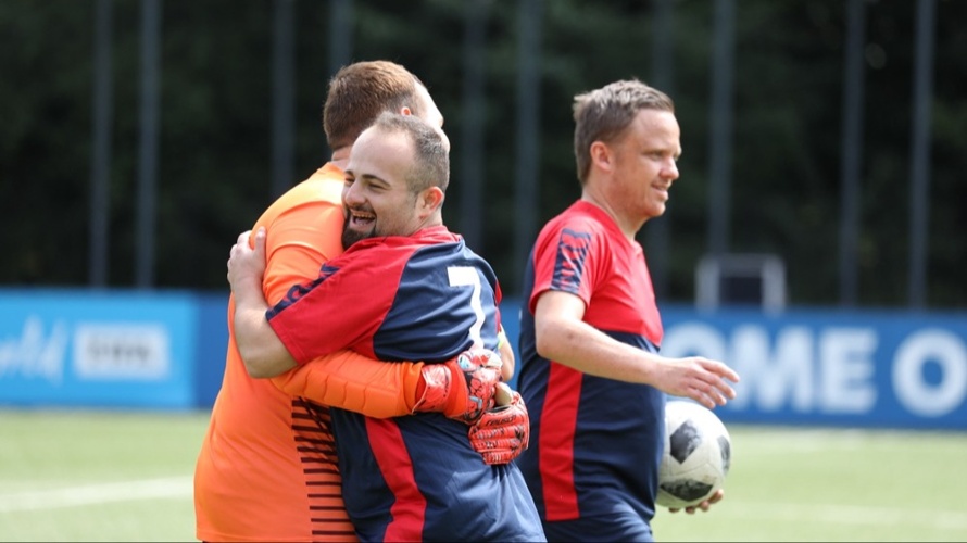 Neue Turnier-Trikots für Plusport Zürich Glattal