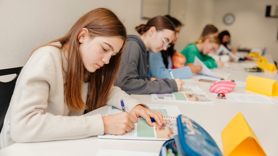 Aufgabenhilfe für benachteiligte Kinder und Jugendliche