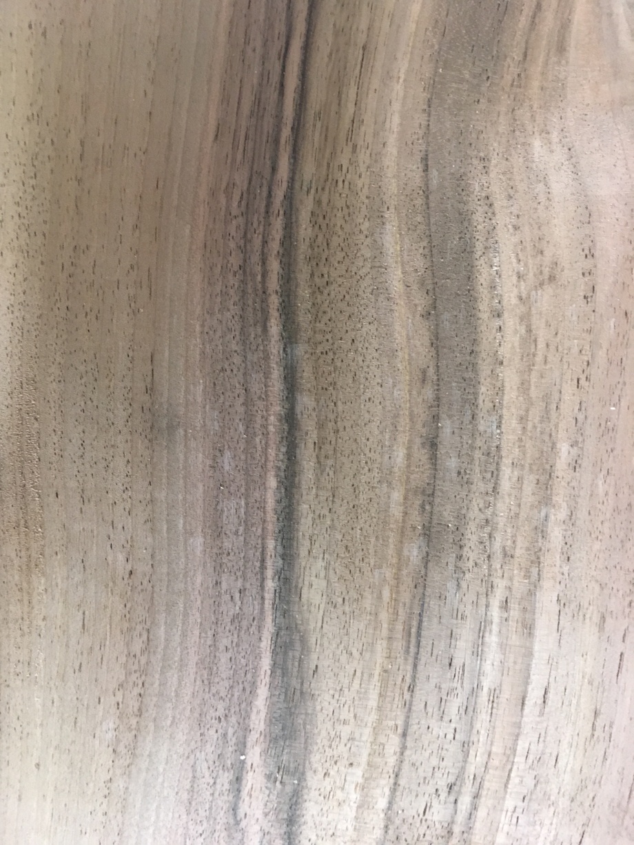 Holzschneidebrett aus Nussbaum