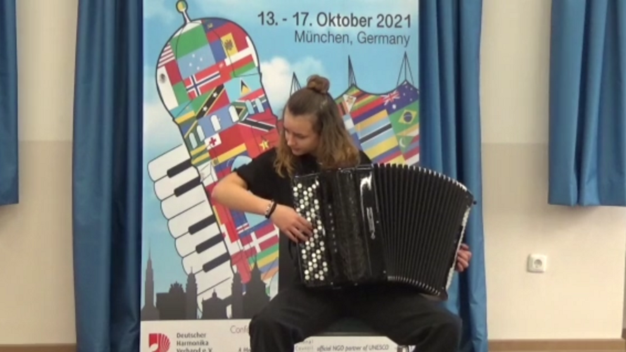 Angélique Serna - l'accordéon