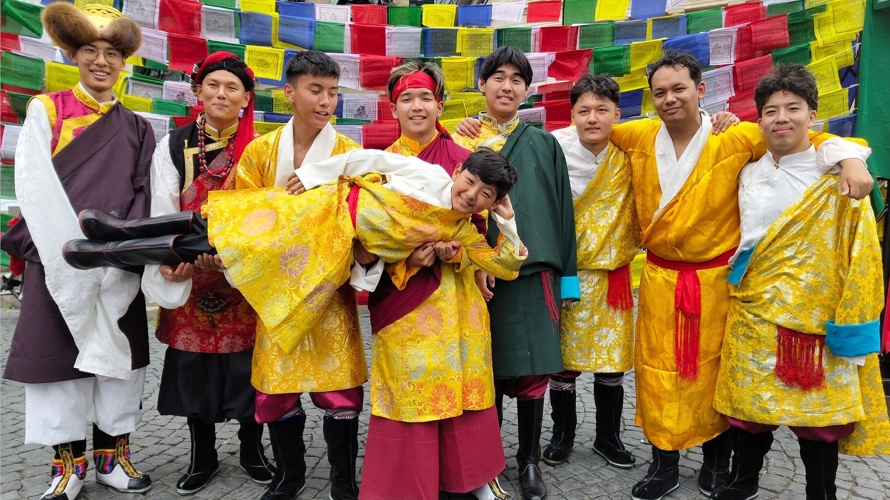 Jubiläumsfest des Folklore Ensembles der Tibeter Gemeinschaft