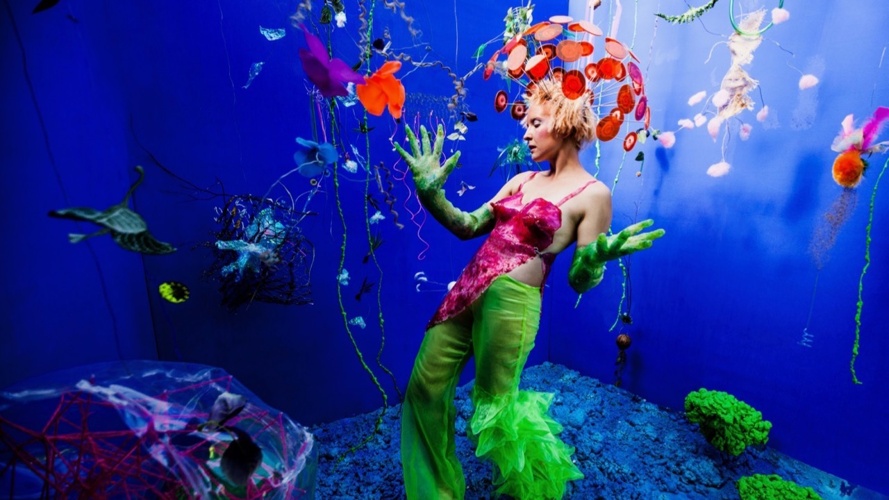 Junge, innovative Kunst mit Zukunftsvisionen