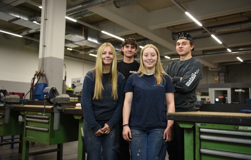 Küttiger Rüebli aus Metall. Ein Kunstprojekt von Lernenden