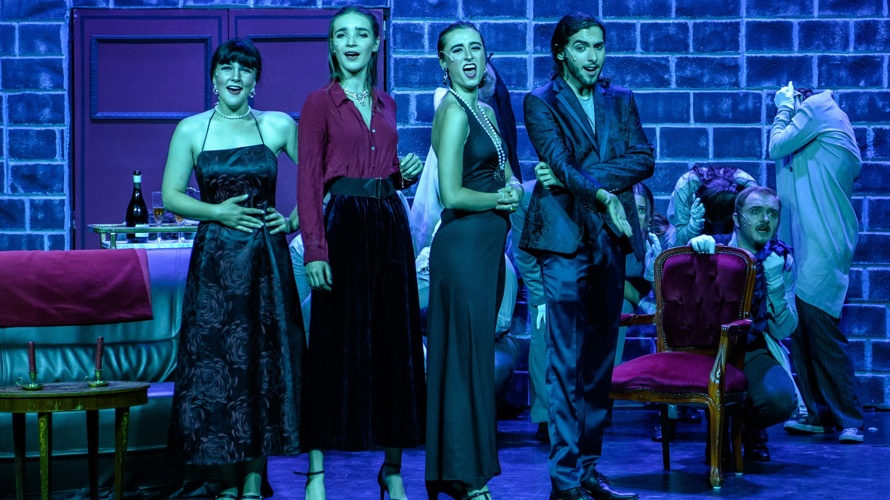 Musical Fever präsentiert "Komm runter! Man muss nichts, ausser sterben."