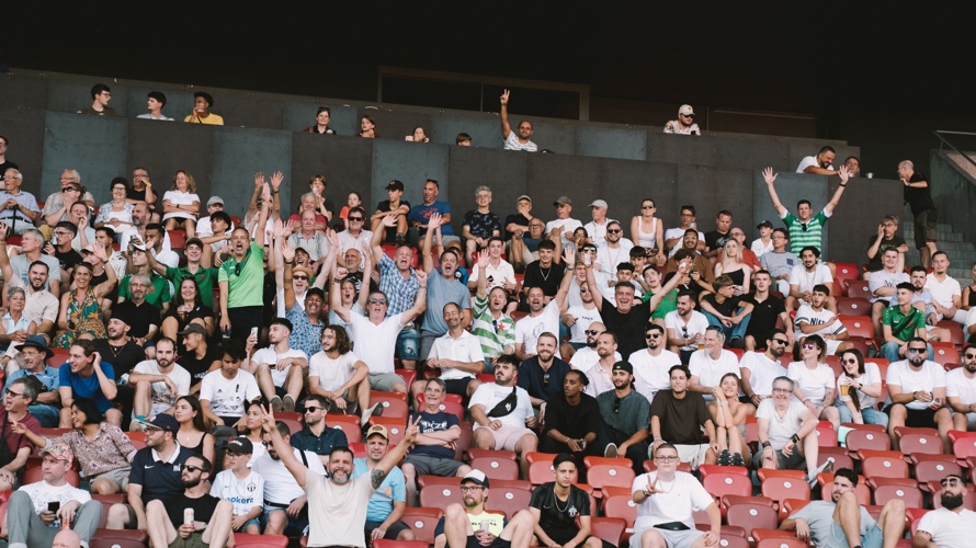 Unser neuer Red Star-Vereinsbus