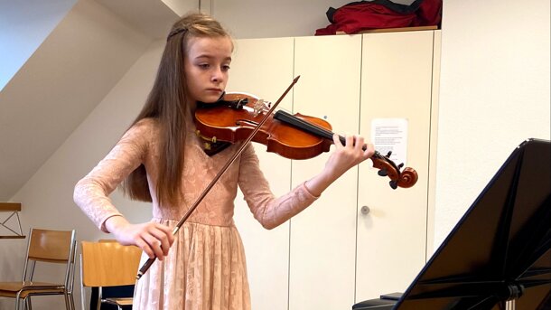  Violinenunterricht für Alisa Lehmann 