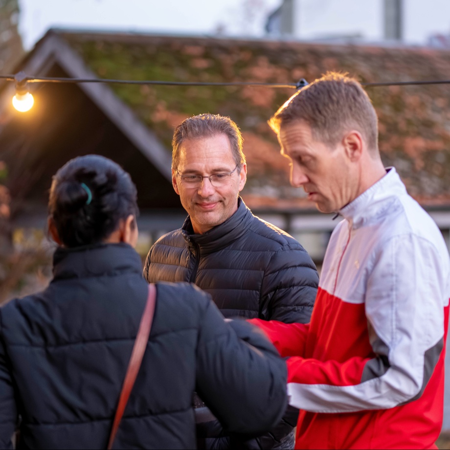 EINLADUNG VIP-APÉRO + VIP SITZPLATZ (DO)