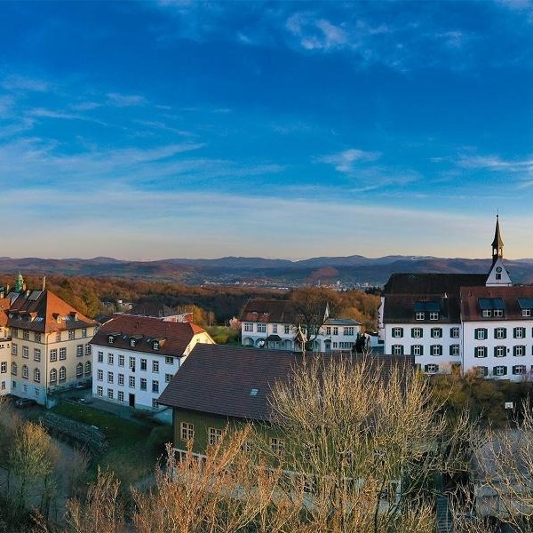 Exclusives Treffen auf dem Probe-Set mit Nachtessen