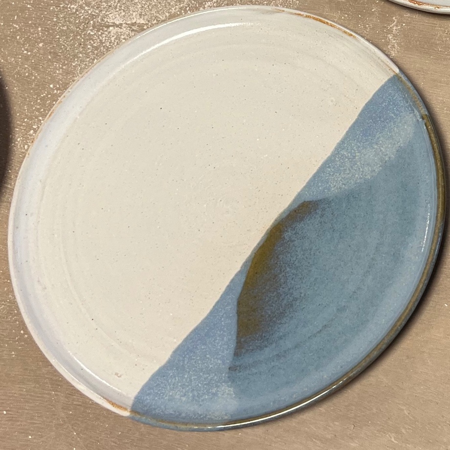 6 assiettes en poterie artisanale