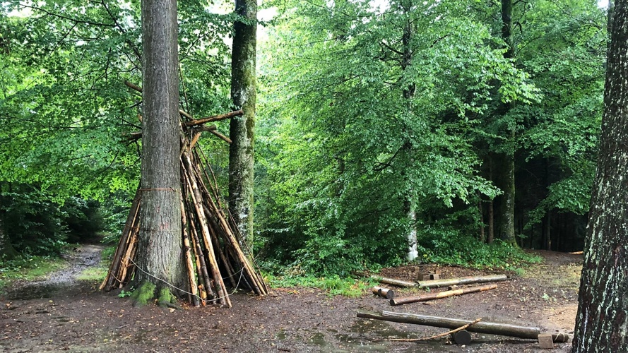 Waldsofa Spielgruppe Tatzelwurm