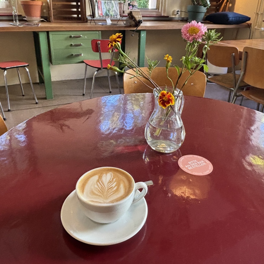 Getränk im Kugelbistro