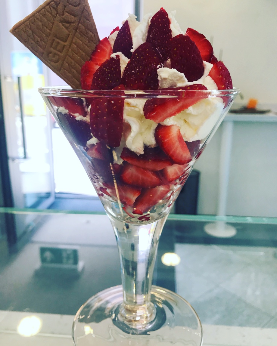 Coupe und Cocktail nach Wahl