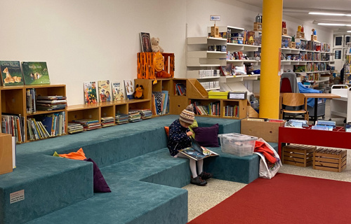 Gemeinsam zur Neueinrichtung der Bibliothek Herisau